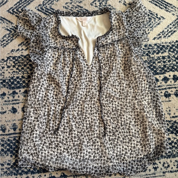 LC Lauren Conrad Tops - LC Lauren Conrad Black & White Floral Split-Neck Women's Top